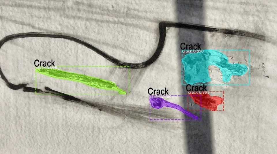 Crack detection on a wind turbine using AI. 